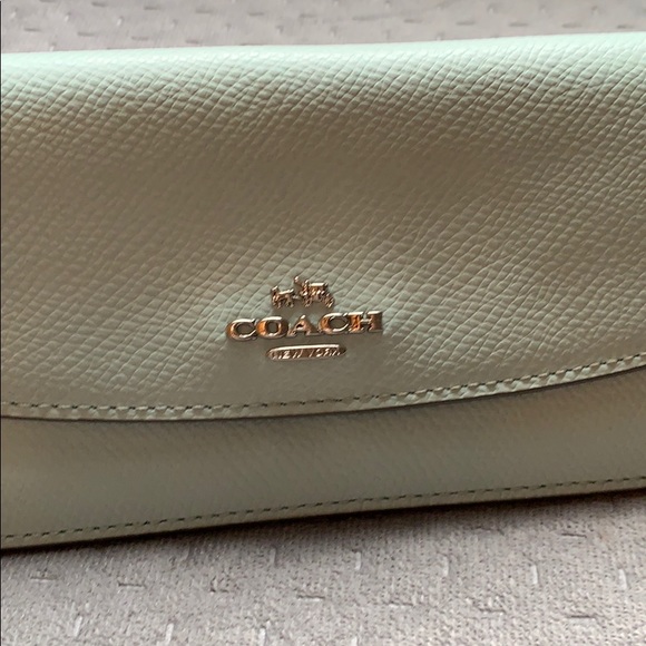 NWOT Slim Coach wallet in minty green - Picture 3 of 6